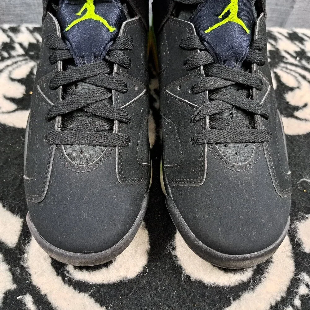%Nike Air Jordan 6 Retro GS Youth Size 5.5 / AJ23